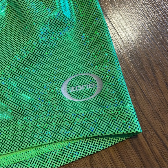 Youth medium green gymnastics shorts - Picture 4 of 4